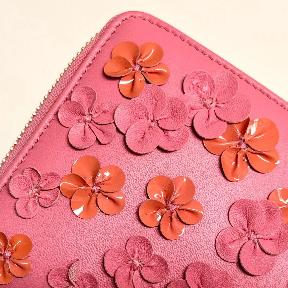 Valentino Garavani Floral Appliqué Wallet - Picture 16 of 16